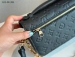 Louis Vuitton Pochette Metis East West Shoulder Bag 8.5in/ 21.5cm Black Gold Hardware For Women M46595 - Image 6
