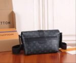 Louis Vuitton S-Cape Messenger Black For Men 28cm / 11in M46794 - Image 7