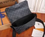 Louis Vuitton S-Cape Messenger Black For Men 28cm / 11in M46794 - Image 2