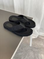 Gucci Men's GG T-Strap Slide Sandals Black For Men 429362 - Image 3