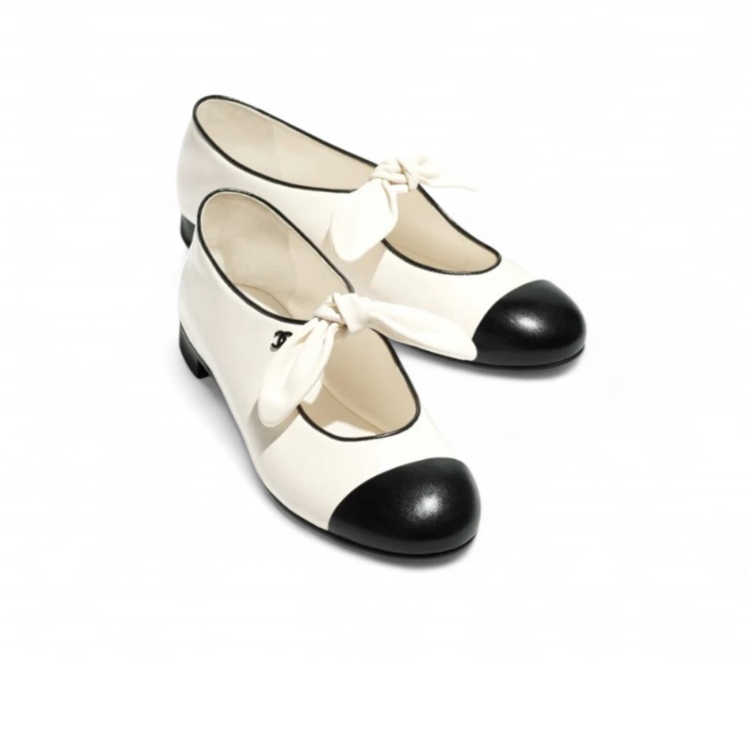 chanel-mary-janes.jpg Chanel Mary Janes White/Black For Women G46149-X01000-NABTK - Image 1