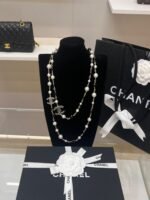 Chanel Pearl Necklace Gold For Women - Image 5