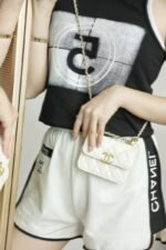 Chanel CO-CO Clutch With Chain 9.5cm/3.7in Gold Toned Hardware For Women White - Image 4