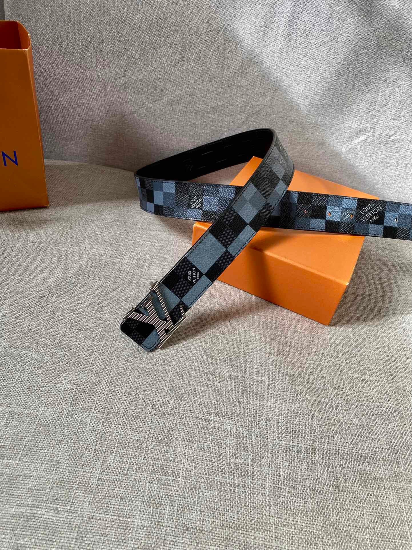 d31305f3.jpeg Louis Vuitton Initiales Reversible LV Belt Damier Graphite Giant Blue LV Women Belt - Image 1