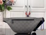 Louis Vuitton Discovery Bumbag 7.3in/ 44cm Grey Black Hardware For Men M46108 - Image 7