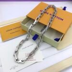 Louis Vuitton Necklace - Image 6
