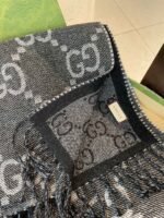 Gucci Wool Scarf Grey 195cm/77in For Women - Image 4