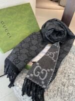 Gucci Wool Scarf Grey 195cm/77in For Women - Image 2