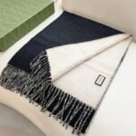 Gucci Interlocking Scarf Two Toned 195cm/77in For Women - Image 2