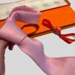 Hermes Elegent Rose Silk Tie For Men - Image 3