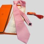 Hermes Elegent Rose Silk Tie For Men - Image 2