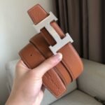 Hermes H Guillochee Belt 32mm Buckle And Reversible Leather Strap Noir H064540CK05 - Image 4