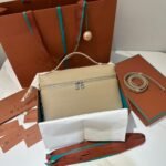 Loro Piana Extra Pocket L27 Top Handle Bag 10.6in/ 27cm Whisper Beige Gold Hardware For Women FAN4043 1615 - Image 4