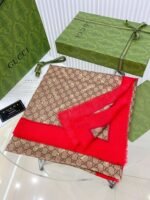 Gucci Horsebit Cashmere Square Scarf Beige 140cm/55in For Women - Image 2