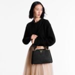 Louis Vuitton Capucines MM Top Handle Bag 12.2in/ 31cm Black Gold Hardware For Women M24727 - Image 2