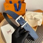 Louis Vuitton 35mm LV Initiales Embossed Belt – Navy Blue With Matte White Buckle - Image 2