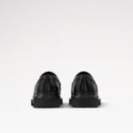 Louis Vuitton Major Loafer Black For Men 1AHRF8 - Image 4