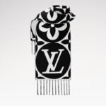 Louis Vuitton LV Medallion Scarf Black 92.5in/235cm M79212 - Image 4