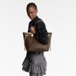 Louis Vuitton Neverfull MM Tote Bag 12.2in/ 31cm Brown Monogram Canvas Gold Hardware For Women M46987 - Image 3
