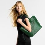 Louis Vuitton Neverfull MM Tote Bag 12.2in/ 31cm Borneo Green Gold Hardware For Women M12195 - Image 3