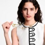 Louis Vuitton Pearly Flower Sautoir Necklace White Gold Hardware For Women M03499 - Image 3
