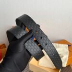 Louis Vuitton Initiales 35 mm Reversible Belt Black LV Blason Embossed - Image 5