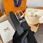 Louis Vuitton Initiales 35 mm Reversible Belt Black LV Blason Embossed - Image 7