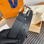 Louis Vuitton Initiales 35 mm Reversible Belt Black LV Blason Embossed - Image 8