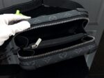 Louis Vuitton Smooth Horizon Clutch 8.3in/ 21cm Black Silver Hardware For Men - Image 6