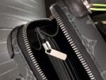 Louis Vuitton Smooth Horizon Clutch 8.3in/ 21cm Black Silver Hardware For Men - Image 7
