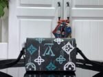 Louis Vuitton Steamer Wearable Wallet Black For Men 18cm/ 7.1 in - Image 9